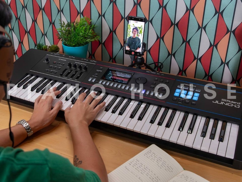 ROLAND JUNO-D6 - Đánh giá chi tiết tại Piano House